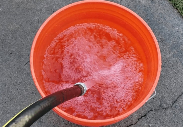 5 gallon bucket water